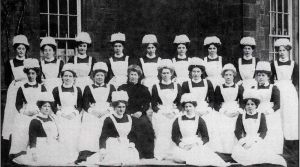 Nurses and Matron 1907.